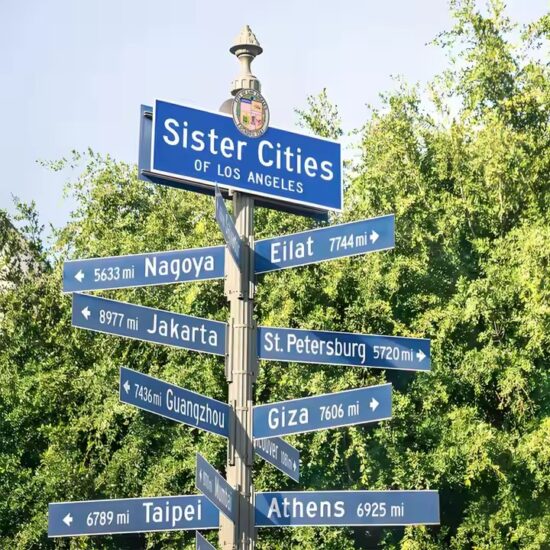 High-quality waterproof aluminum road sign for outdoor traffic safety