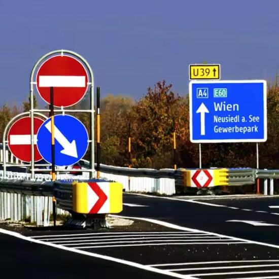 Large Custom Aluminum Traffic Road Sign with Reflective Surface