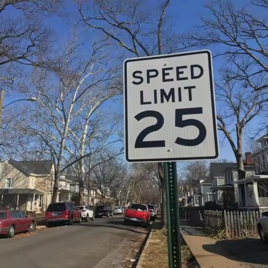 Custom Waterproof Anti-Stain Speed Limit Warning Sign for Road Use