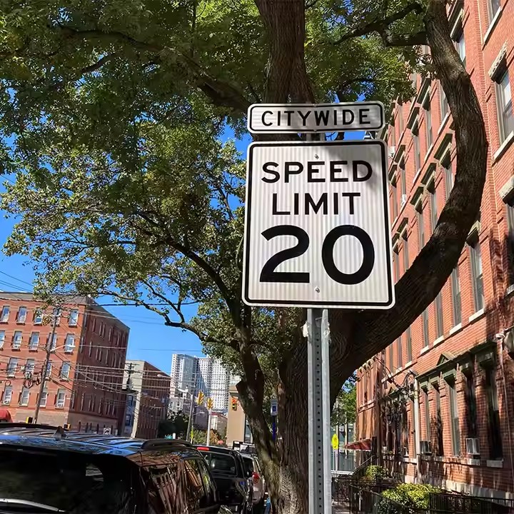 Custom Waterproof Anti-Stain Speed Limit Warning Sign for Road Use