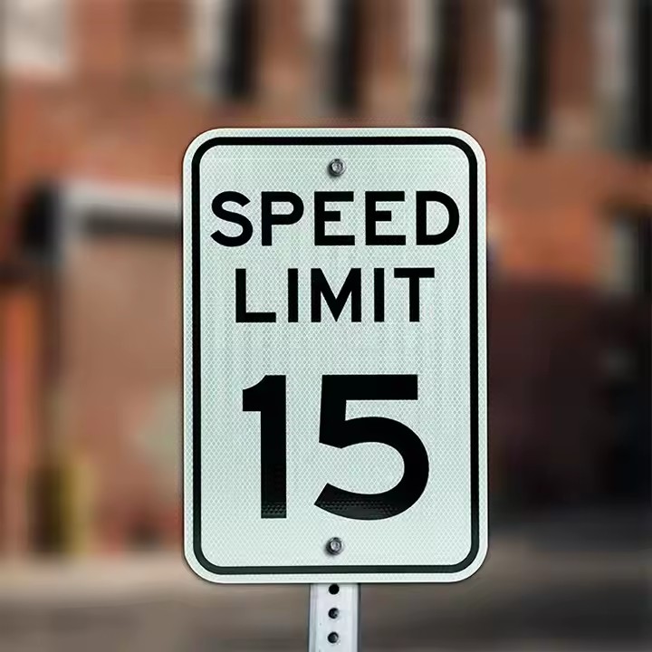 High-Quality Outdoor Metal Traffic Sign
