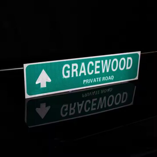 Custom outdoor reflective safety road sign with high visibility